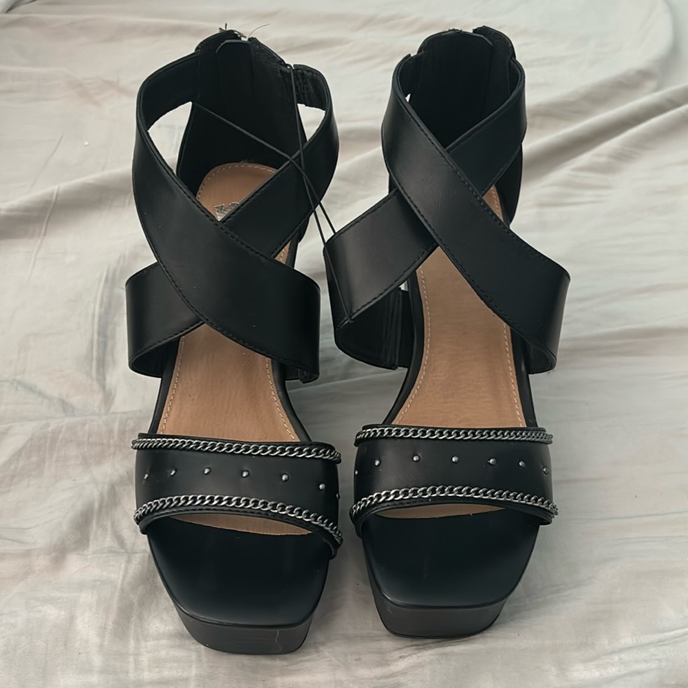 Black Wedges